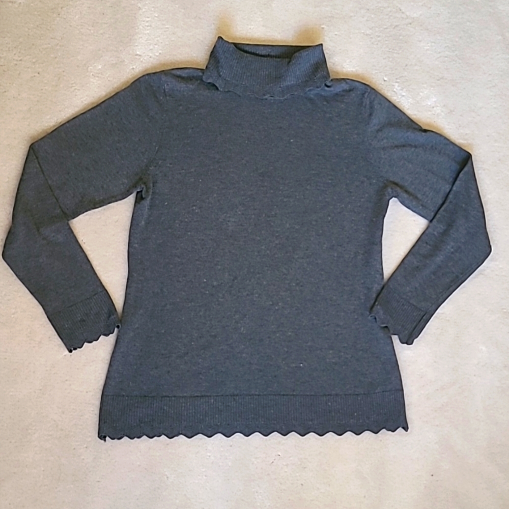 Detailed turtleneck sweater